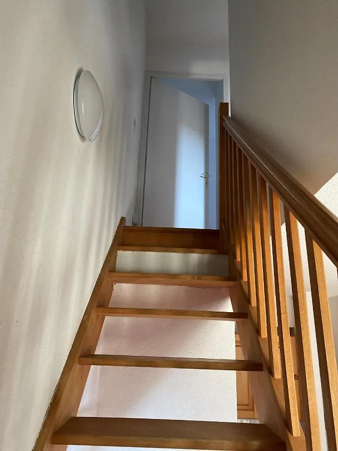 Bois de la Reine Apartments: Versatile Accommodations for 4-8 Guests Super Besse Apartment
