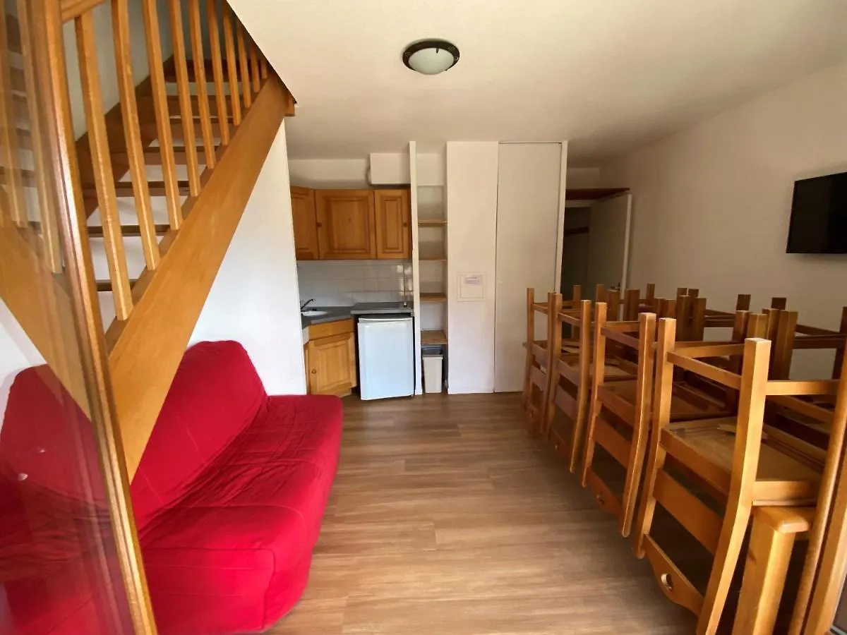 Bois de la Reine Apartments: Versatile Accommodations for 4-8 Guests Super Besse