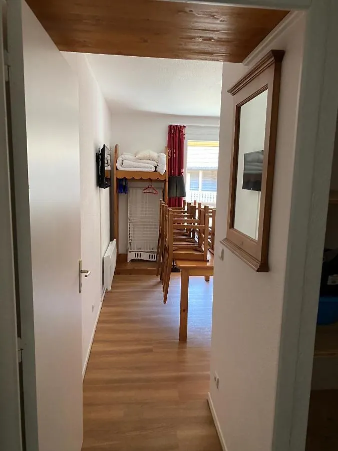 Apartment Bois de la Reine Apartments: Versatile Accommodations for 4-8 Guests Super Besse