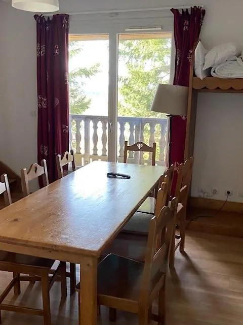 Bois de la Reine Apartments: Versatile Accommodations for 4-8 Guests Super Besse